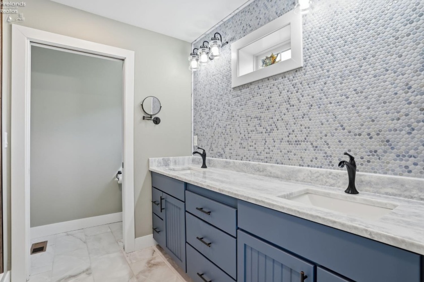 5384 Pintail Dr., Port Clinton, 43452, 4 Bedrooms Bedrooms, ,4 BathroomsBathrooms,Residential,For Sale,Pintail Dr.,20262628