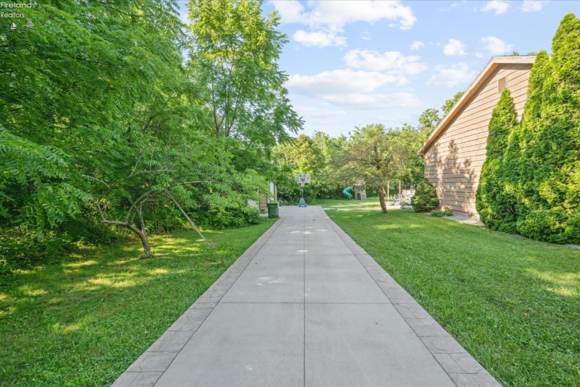 3500 Woodhill Drive, Port Clinton, 43452, 3 Bedrooms Bedrooms, ,3 BathroomsBathrooms,Residential,For Sale,Woodhill,20262607