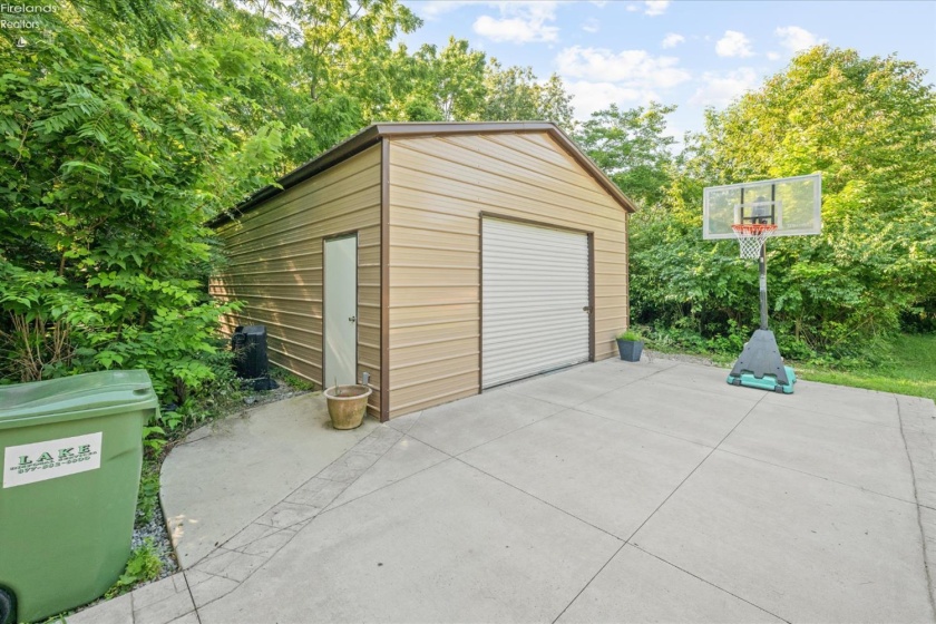 3500 Woodhill Drive, Port Clinton, 43452, 3 Bedrooms Bedrooms, ,3 BathroomsBathrooms,Residential,For Sale,Woodhill,20262607