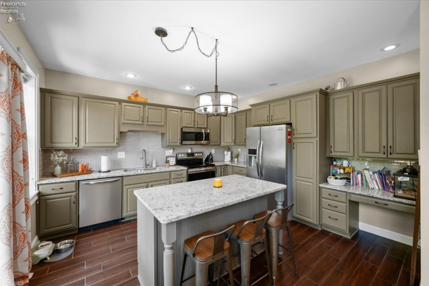 3500 Woodhill Drive, Port Clinton, 43452, 3 Bedrooms Bedrooms, ,3 BathroomsBathrooms,Residential,For Sale,Woodhill,20262607