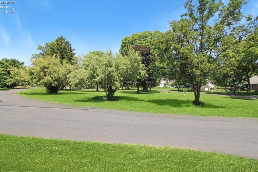 4336 Ledge Road, Port Clinton, 43452, 3 Bedrooms Bedrooms, ,2 BathroomsBathrooms,Residential,For Sale,Ledge,20262705
