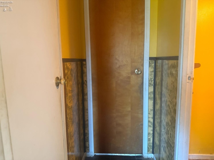 1716 Moore Street, Fremont, 43420, 3 Bedrooms Bedrooms, ,2 BathroomsBathrooms,Residential,For Sale,Moore,20262677