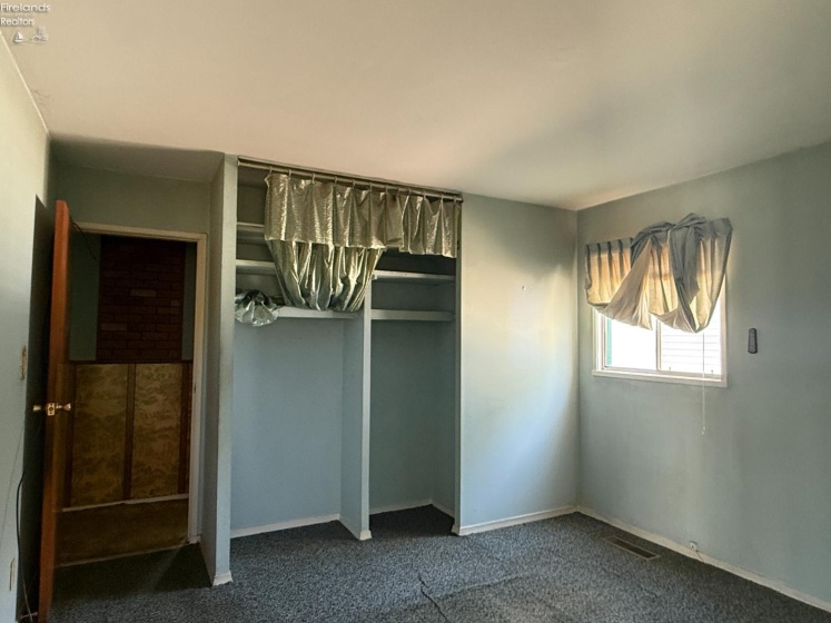 1716 Moore Street, Fremont, 43420, 3 Bedrooms Bedrooms, ,2 BathroomsBathrooms,Residential,For Sale,Moore,20262677