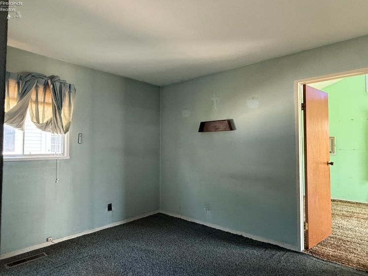 1716 Moore Street, Fremont, 43420, 3 Bedrooms Bedrooms, ,2 BathroomsBathrooms,Residential,For Sale,Moore,20262677