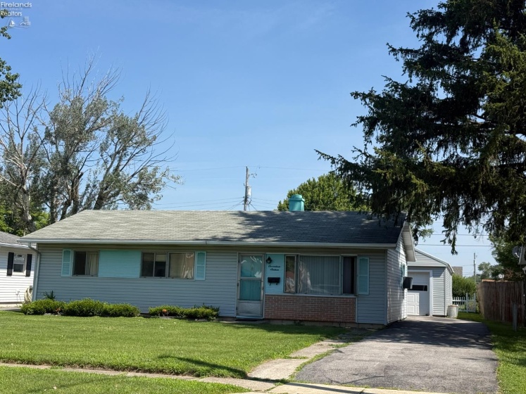 1716 Moore Street, Fremont, 43420, 3 Bedrooms Bedrooms, ,2 BathroomsBathrooms,Residential,For Sale,Moore,20262677
