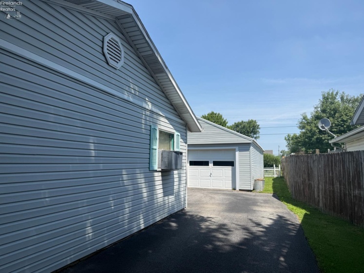1716 Moore Street, Fremont, 43420, 3 Bedrooms Bedrooms, ,2 BathroomsBathrooms,Residential,For Sale,Moore,20262677