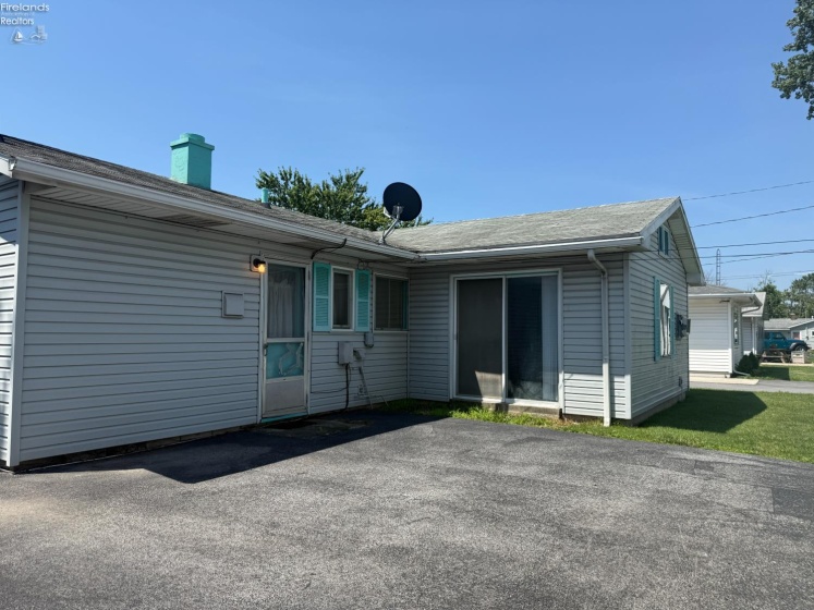 1716 Moore Street, Fremont, 43420, 3 Bedrooms Bedrooms, ,2 BathroomsBathrooms,Residential,For Sale,Moore,20262677