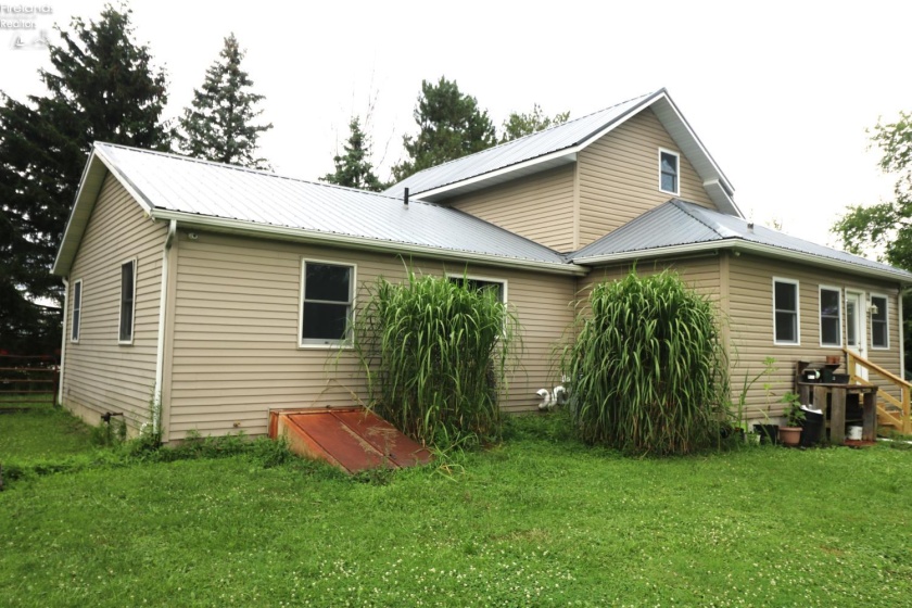 50695 State Route 18, Wellington, 44090, 3 Bedrooms Bedrooms, ,2 BathroomsBathrooms,Residential,For Sale,State Route 18,20262690