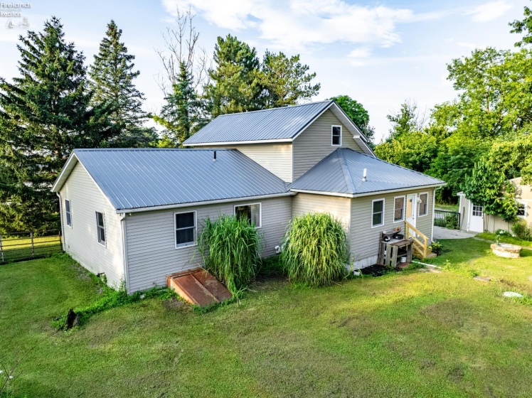 50695 State Route 18, Wellington, 44090, 3 Bedrooms Bedrooms, ,2 BathroomsBathrooms,Residential,For Sale,State Route 18,20262690