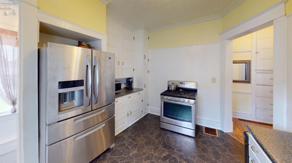 627 Madison Street, Port Clinton, 43452, 2 Bedrooms Bedrooms, ,1 BathroomBathrooms,Residential,For Sale,Madison,20262508