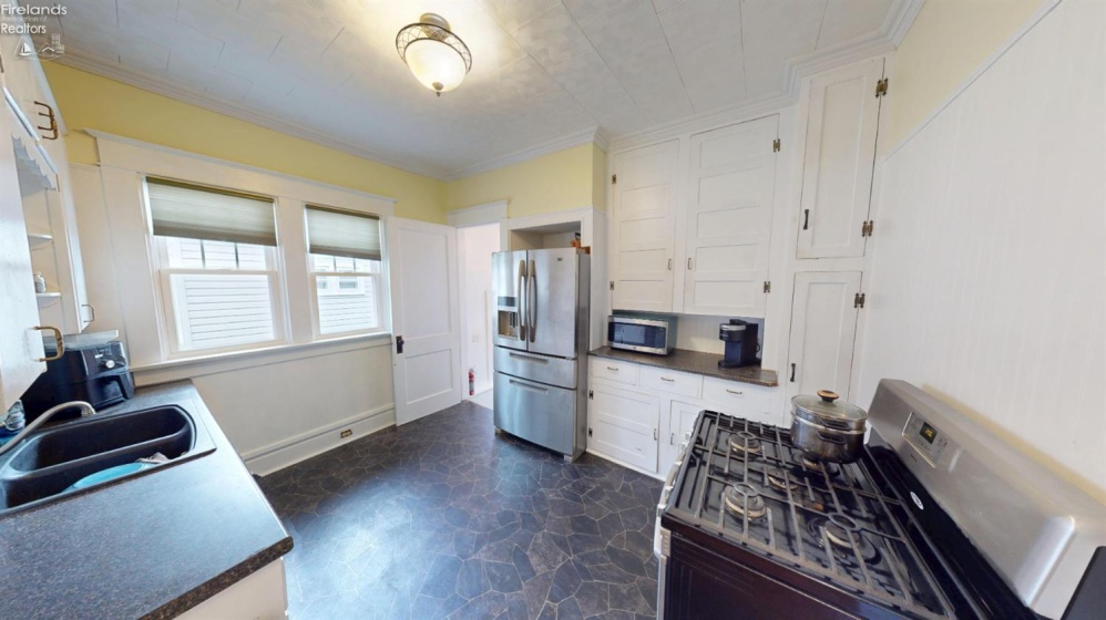 627 Madison Street, Port Clinton, 43452, 2 Bedrooms Bedrooms, ,1 BathroomBathrooms,Residential,For Sale,Madison,20262508