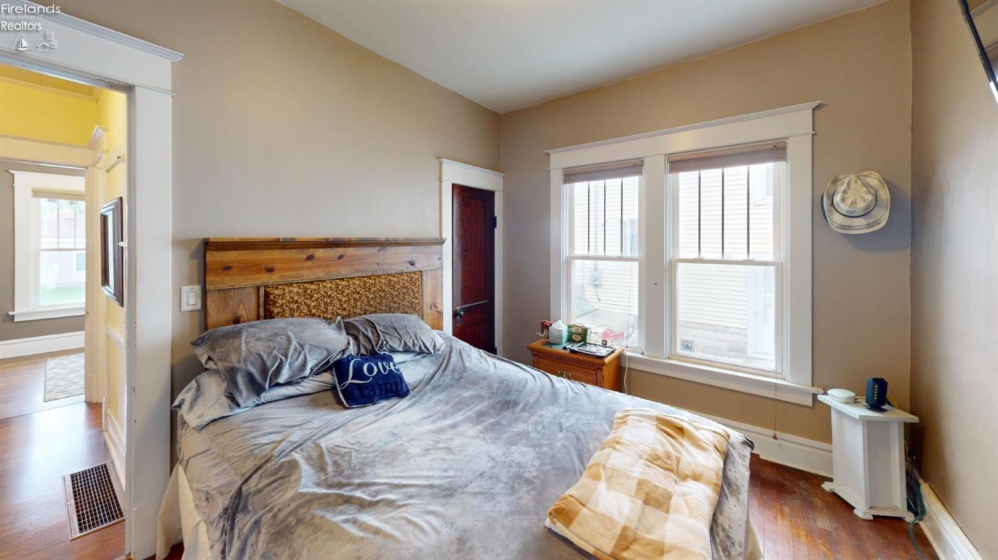 627 Madison Street, Port Clinton, 43452, 2 Bedrooms Bedrooms, ,1 BathroomBathrooms,Residential,For Sale,Madison,20262508