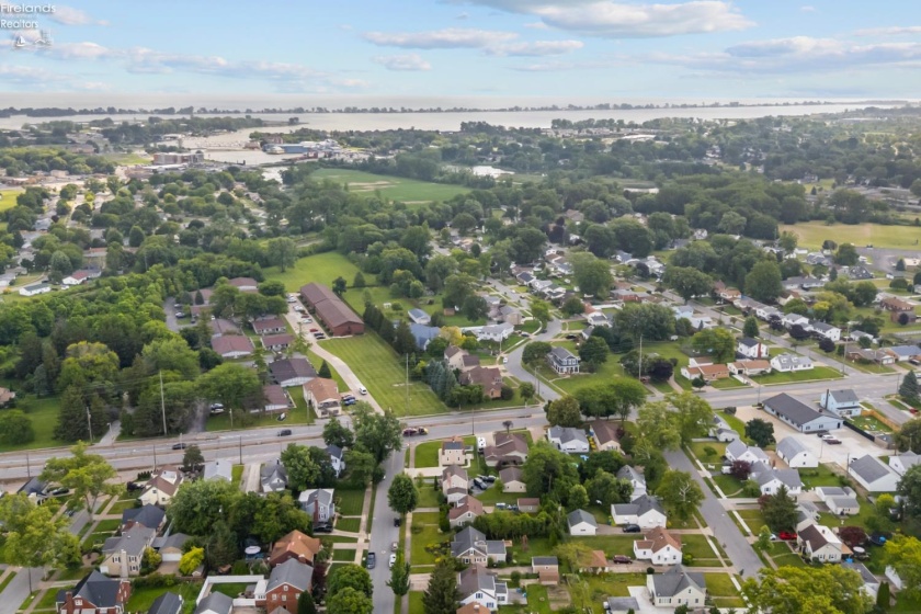 526 48th Street, Sandusky, 44870, 3 Bedrooms Bedrooms, ,1 BathroomBathrooms,Residential,For Sale,48th,20262505