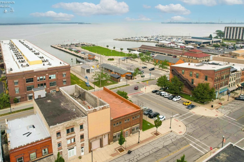 301 Water Street, Sandusky, 44870, ,Commercial,For Sale,Water,20262713