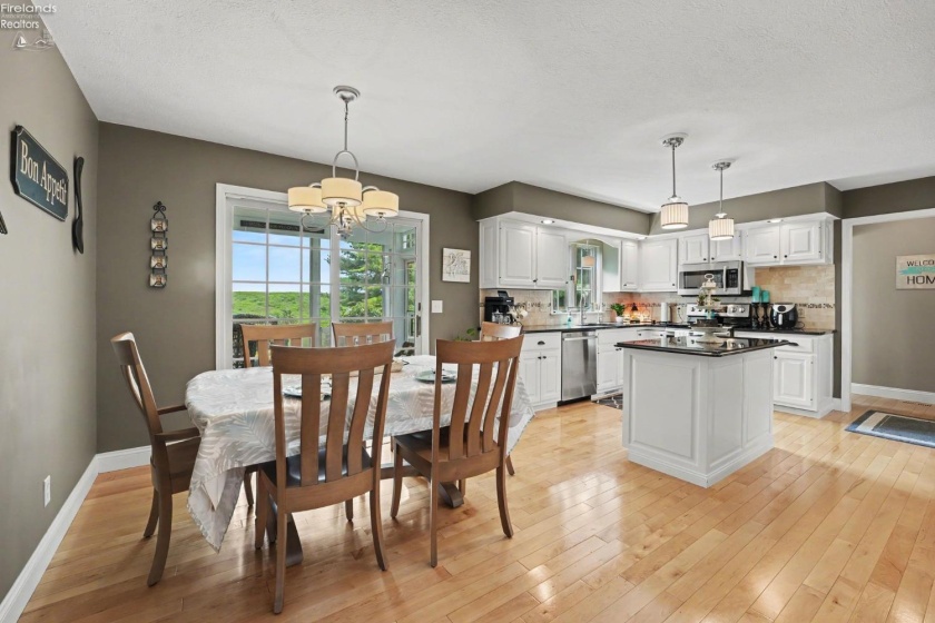 1040 Monroe Street, Bellevue, 44811, 4 Bedrooms Bedrooms, ,3 BathroomsBathrooms,Residential,For Sale,Monroe,20262719
