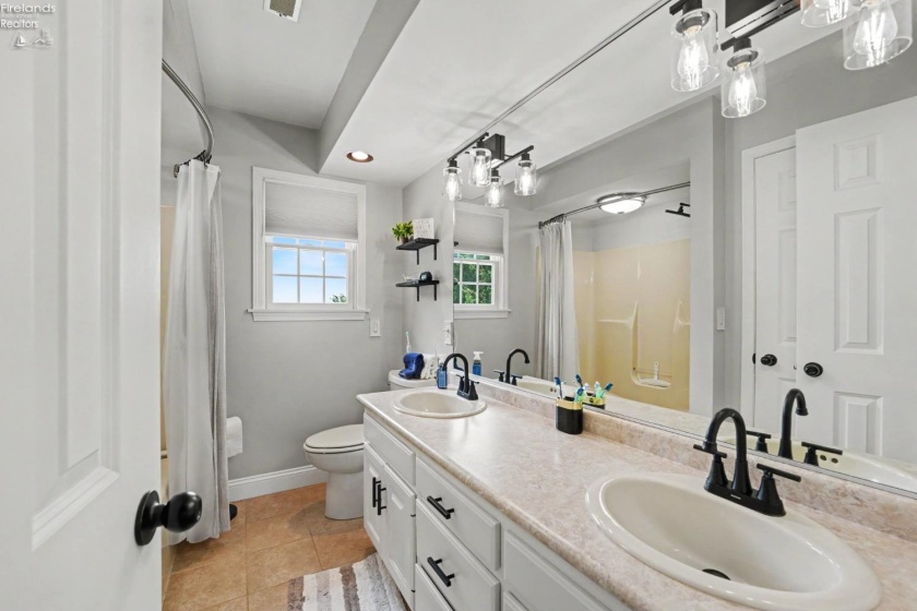 1040 Monroe Street, Bellevue, 44811, 4 Bedrooms Bedrooms, ,3 BathroomsBathrooms,Residential,For Sale,Monroe,20262719