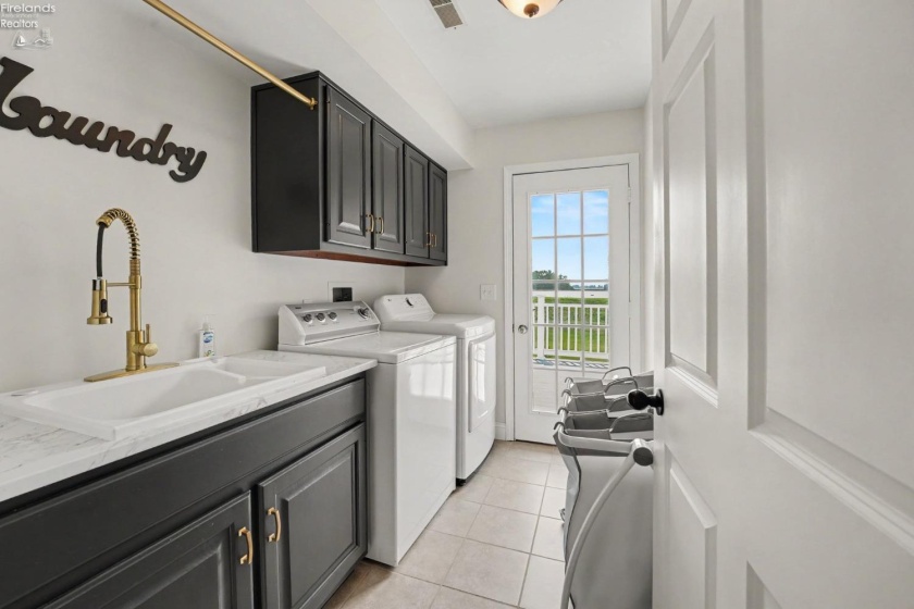 1040 Monroe Street, Bellevue, 44811, 4 Bedrooms Bedrooms, ,3 BathroomsBathrooms,Residential,For Sale,Monroe,20262719