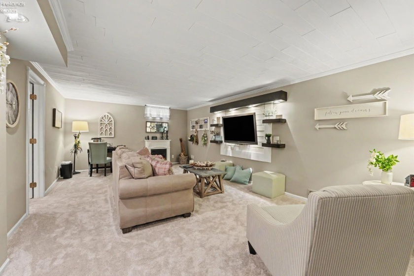 1040 Monroe Street, Bellevue, 44811, 4 Bedrooms Bedrooms, ,3 BathroomsBathrooms,Residential,For Sale,Monroe,20262719