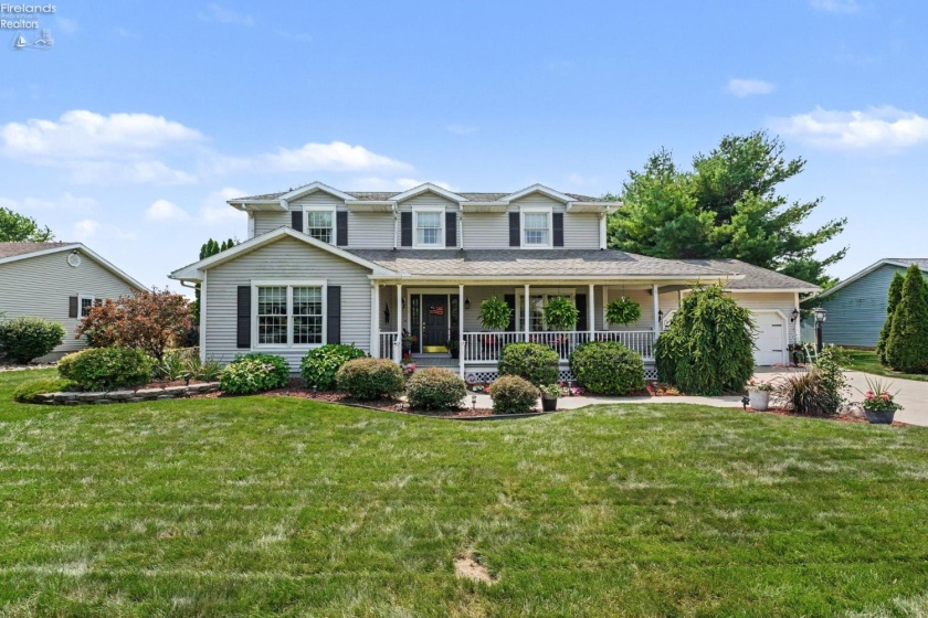 1040 Monroe Street, Bellevue, 44811, 4 Bedrooms Bedrooms, ,3 BathroomsBathrooms,Residential,For Sale,Monroe,20262719
