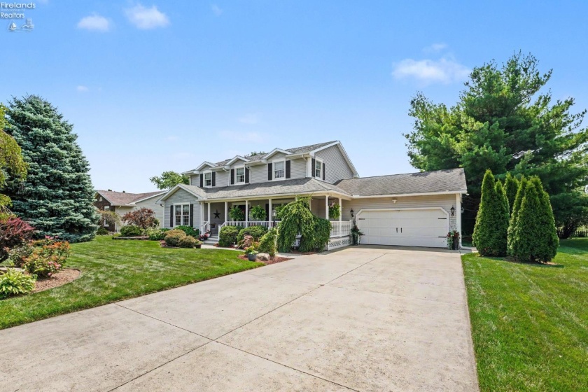 1040 Monroe Street, Bellevue, 44811, 4 Bedrooms Bedrooms, ,3 BathroomsBathrooms,Residential,For Sale,Monroe,20262719
