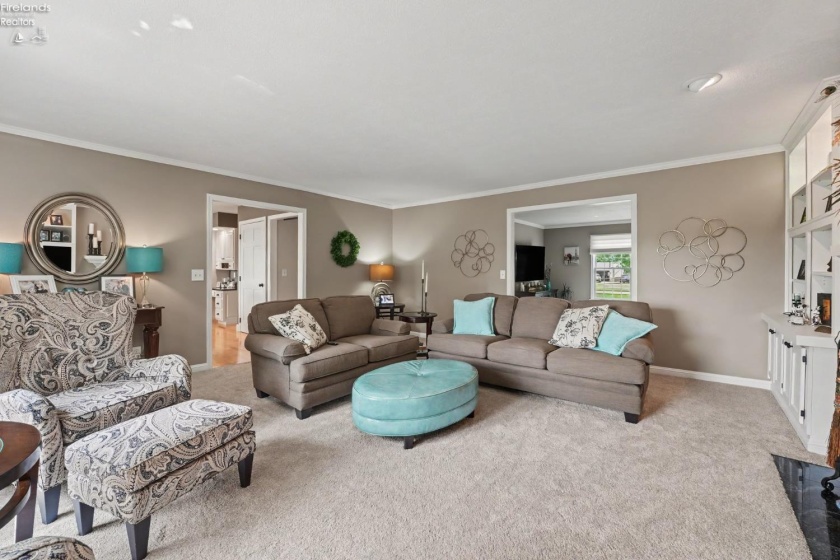 1040 Monroe Street, Bellevue, 44811, 4 Bedrooms Bedrooms, ,3 BathroomsBathrooms,Residential,For Sale,Monroe,20262719