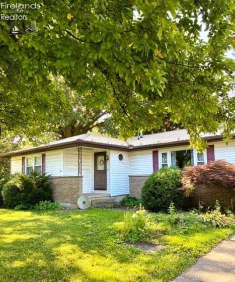 3906 Hull Road, Huron, 44839, 3 Bedrooms Bedrooms, ,2 BathroomsBathrooms,Residential,For Sale,Hull,20262635