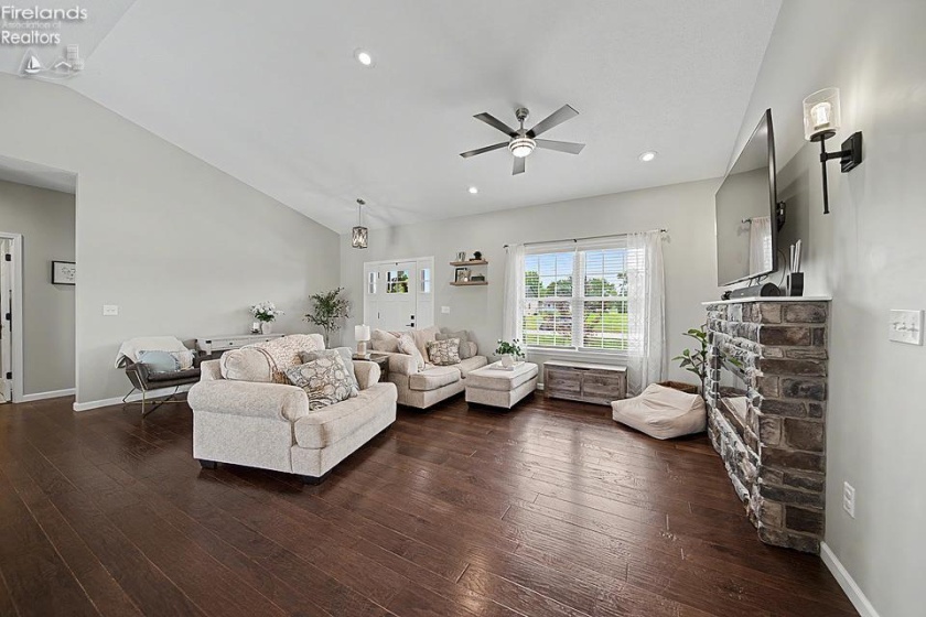 844 Autumn Avenue, Carey, 43316, 3 Bedrooms Bedrooms, ,3 BathroomsBathrooms,Residential,For Sale,Autumn,20262728