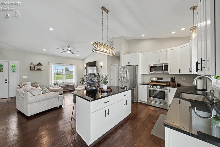 844 Autumn Avenue, Carey, 43316, 3 Bedrooms Bedrooms, ,3 BathroomsBathrooms,Residential,For Sale,Autumn,20262728