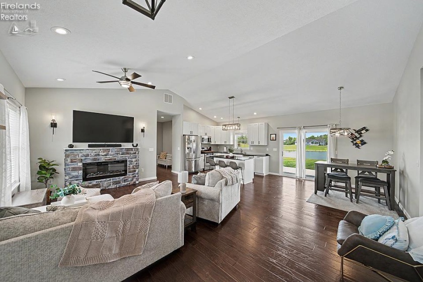 844 Autumn Avenue, Carey, 43316, 3 Bedrooms Bedrooms, ,3 BathroomsBathrooms,Residential,For Sale,Autumn,20262728