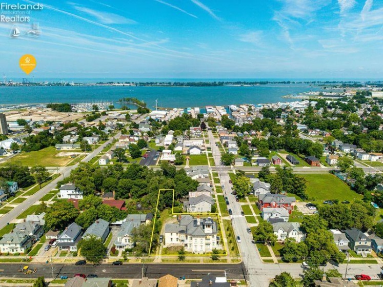 403 Adams, Sandusky, 44870, 9 Bedrooms Bedrooms, ,11 BathroomsBathrooms,Residential,For Sale,Adams,20262715