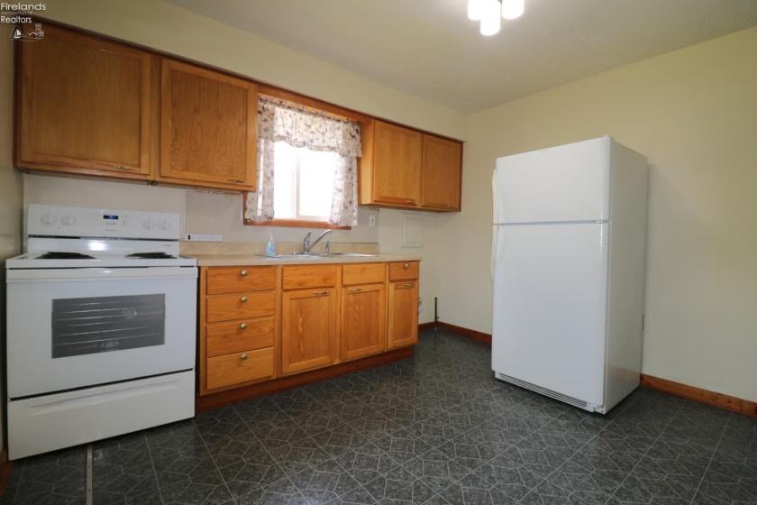 10 Rose Avenue, Norwalk, 44857, 2 Bedrooms Bedrooms, ,1 BathroomBathrooms,Residential,For Sale,Rose,20262625