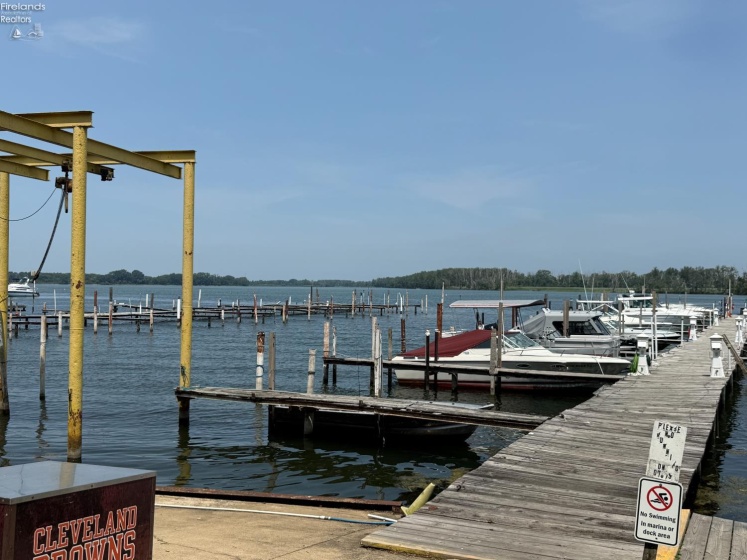 7511 Harbor Road, Marblehead, 43440, 1 Bedroom Bedrooms, ,1 BathroomBathrooms,Residential,For Sale,Harbor,20262725