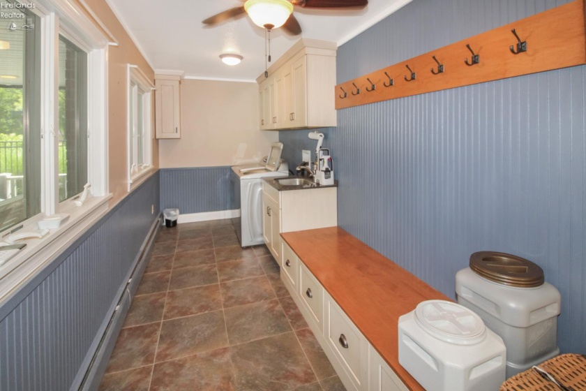 5802 Columbus Avenue, Sandusky, 44870, 4 Bedrooms Bedrooms, ,2 BathroomsBathrooms,Residential,For Sale,Columbus,20262731