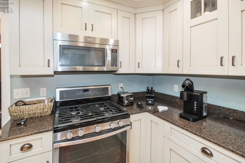 5802 Columbus Avenue, Sandusky, 44870, 4 Bedrooms Bedrooms, ,2 BathroomsBathrooms,Residential,For Sale,Columbus,20262731