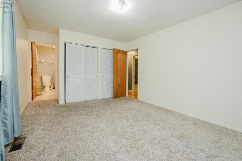 2505 Oakmont Drive, Findlay, 45840, 3 Bedrooms Bedrooms, ,2 BathroomsBathrooms,Residential,For Sale,Oakmont,20262678