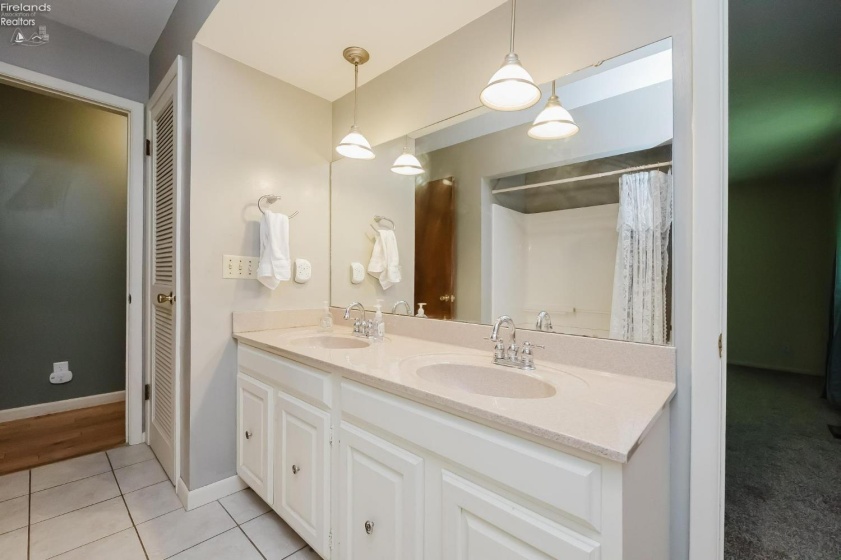 2505 Oakmont Drive, Findlay, 45840, 3 Bedrooms Bedrooms, ,2 BathroomsBathrooms,Residential,For Sale,Oakmont,20262678