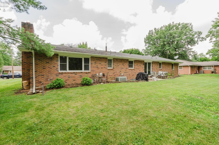 2505 Oakmont Drive, Findlay, 45840, 3 Bedrooms Bedrooms, ,2 BathroomsBathrooms,Residential,For Sale,Oakmont,20262678