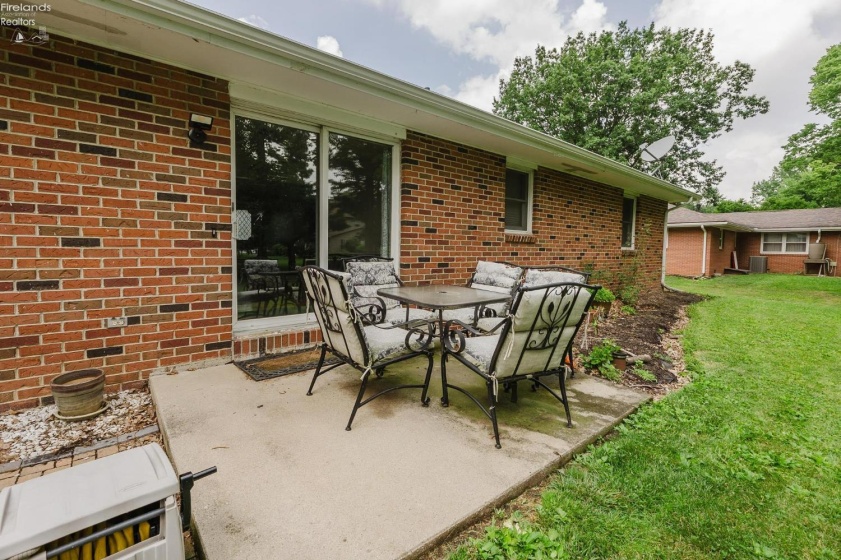 2505 Oakmont Drive, Findlay, 45840, 3 Bedrooms Bedrooms, ,2 BathroomsBathrooms,Residential,For Sale,Oakmont,20262678