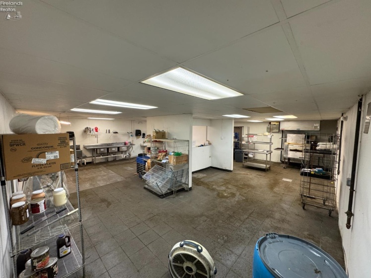 325 Center, Bellevue, 44811, ,Commercial,For Sale,Center,20262745