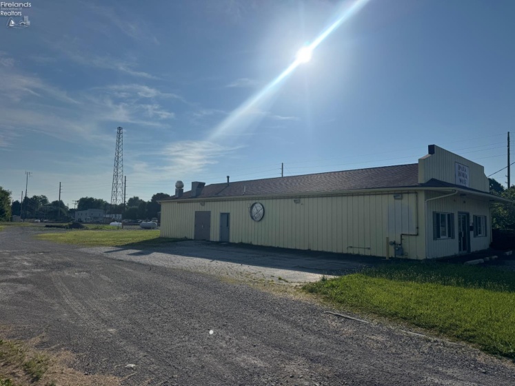 325 Center, Bellevue, 44811, ,Commercial,For Sale,Center,20262745