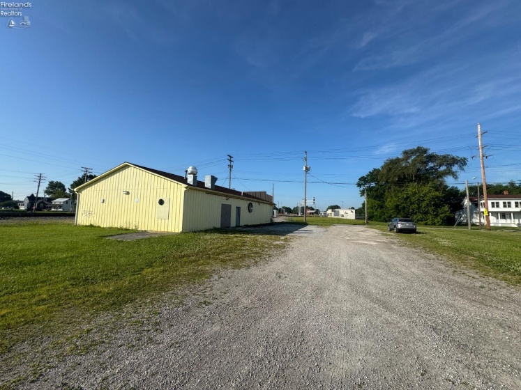 325 Center, Bellevue, 44811, ,Commercial,For Sale,Center,20262745