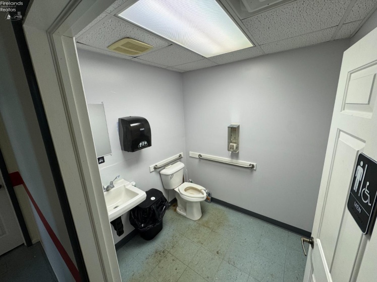 325 Center, Bellevue, 44811, ,Commercial,For Sale,Center,20262745