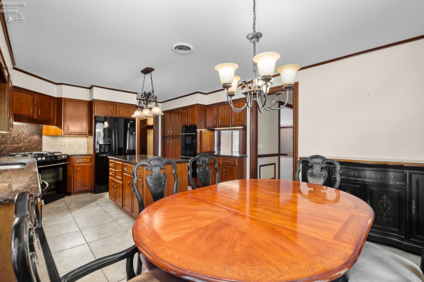 1711 Willow Drive, Sandusky, 44870, 4 Bedrooms Bedrooms, ,5 BathroomsBathrooms,Residential,For Sale,Willow,20262748