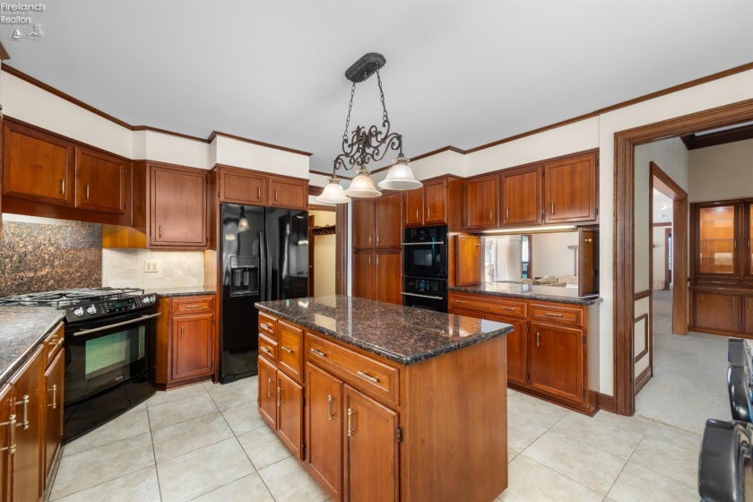 1711 Willow Drive, Sandusky, 44870, 4 Bedrooms Bedrooms, ,5 BathroomsBathrooms,Residential,For Sale,Willow,20262748