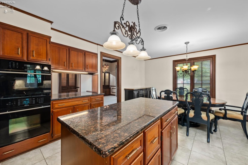 1711 Willow Drive, Sandusky, 44870, 4 Bedrooms Bedrooms, ,5 BathroomsBathrooms,Residential,For Sale,Willow,20262748