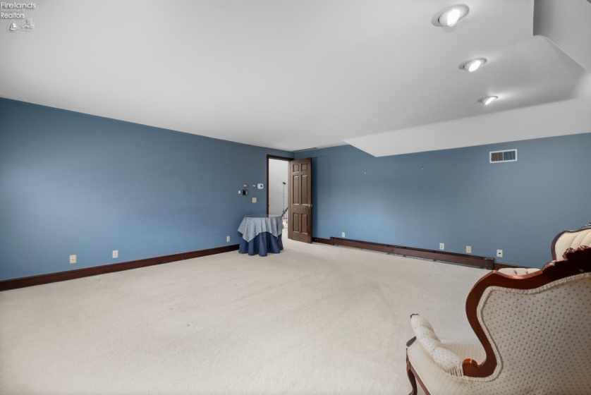 1711 Willow Drive, Sandusky, 44870, 4 Bedrooms Bedrooms, ,5 BathroomsBathrooms,Residential,For Sale,Willow,20262748