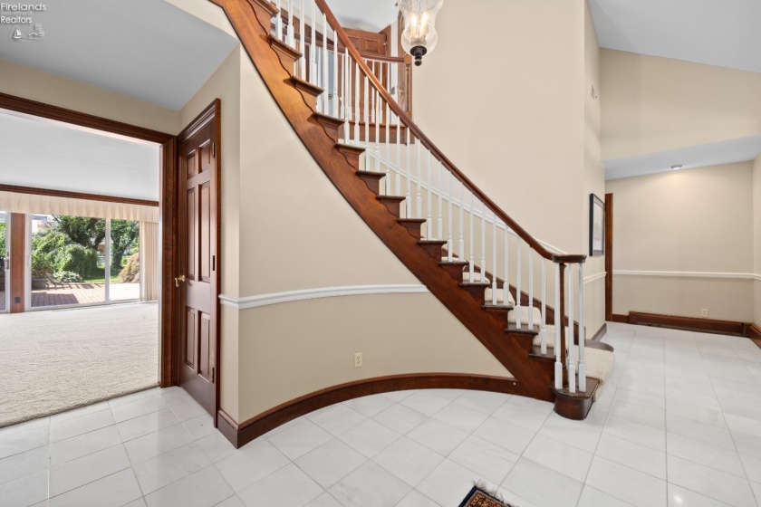 1711 Willow Drive, Sandusky, 44870, 4 Bedrooms Bedrooms, ,5 BathroomsBathrooms,Residential,For Sale,Willow,20262748