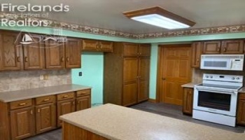 208 Main Street, McComb, 45858, 3 Bedrooms Bedrooms, ,2 BathroomsBathrooms,Residential,For Sale,Main Street,20262701 208 Main Street, McComb, 45858, 3 Bedrooms Bedrooms, ,2 BathroomsBathrooms,Residential,For Sale,Main Street,20262701