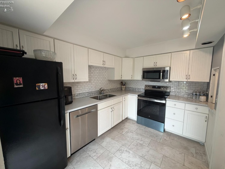 1120 By The Shores Drive, Huron, 44839, 2 Bedrooms Bedrooms, ,3 BathroomsBathrooms,Residential,For Sale,By The Shores,20262580