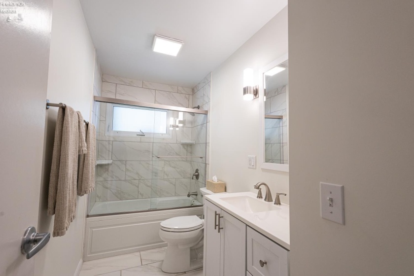 2136 Oldgate Road, Sandusky, 44870, 4 Bedrooms Bedrooms, ,2 BathroomsBathrooms,Residential,For Sale,Oldgate,20262750